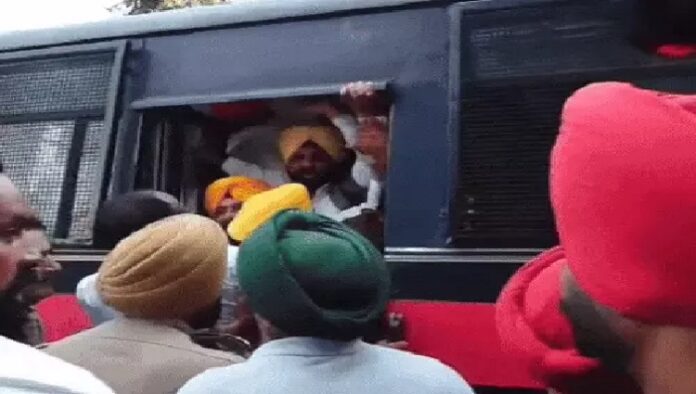 abbbbbbBBBBbbaaaaaaaaaaaaa Svg%3E